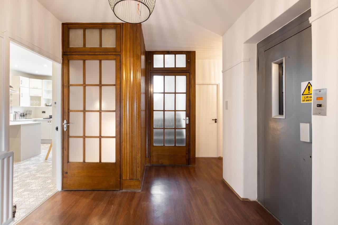 Appartamento The West End Penthouse - 4Bdr With Views Londra Esterno foto