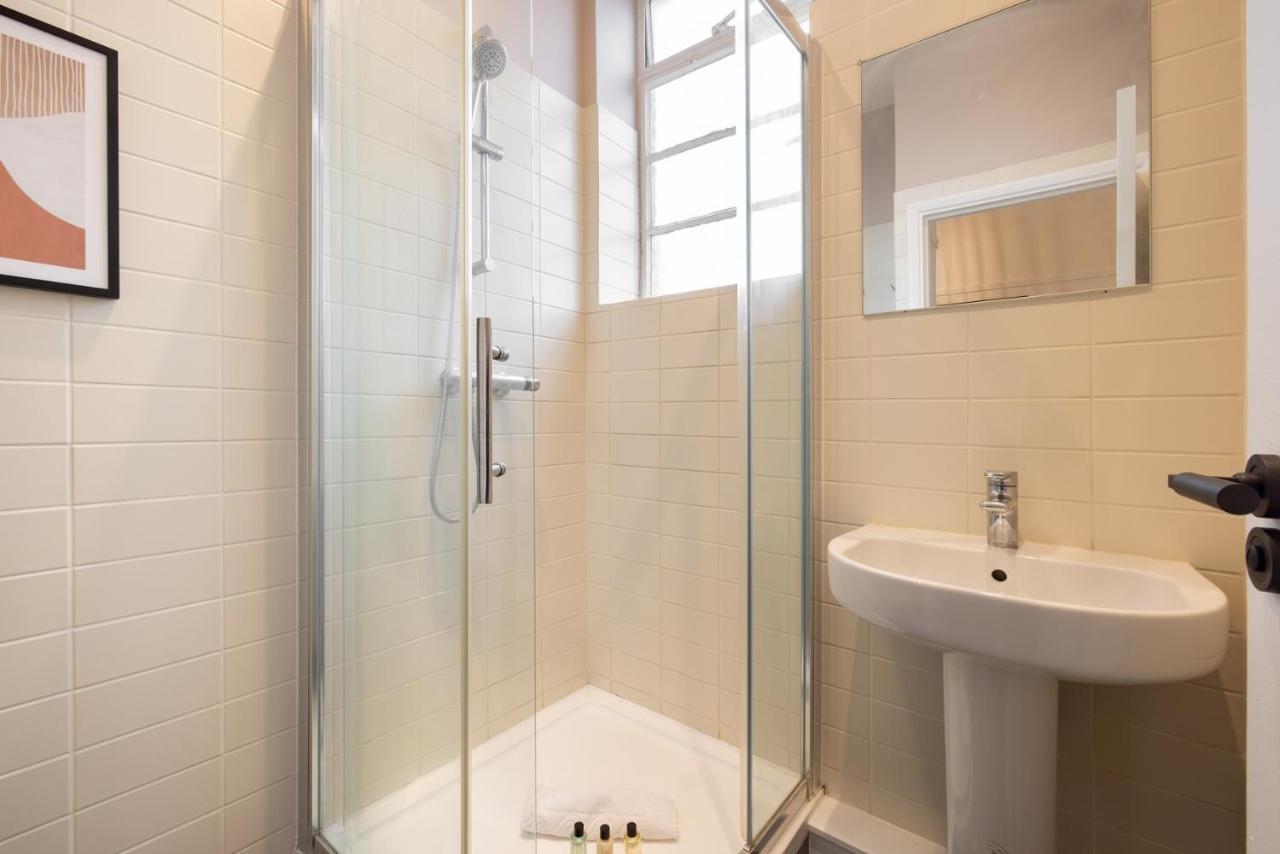 Appartamento The West End Penthouse - 4Bdr With Views Londra Esterno foto